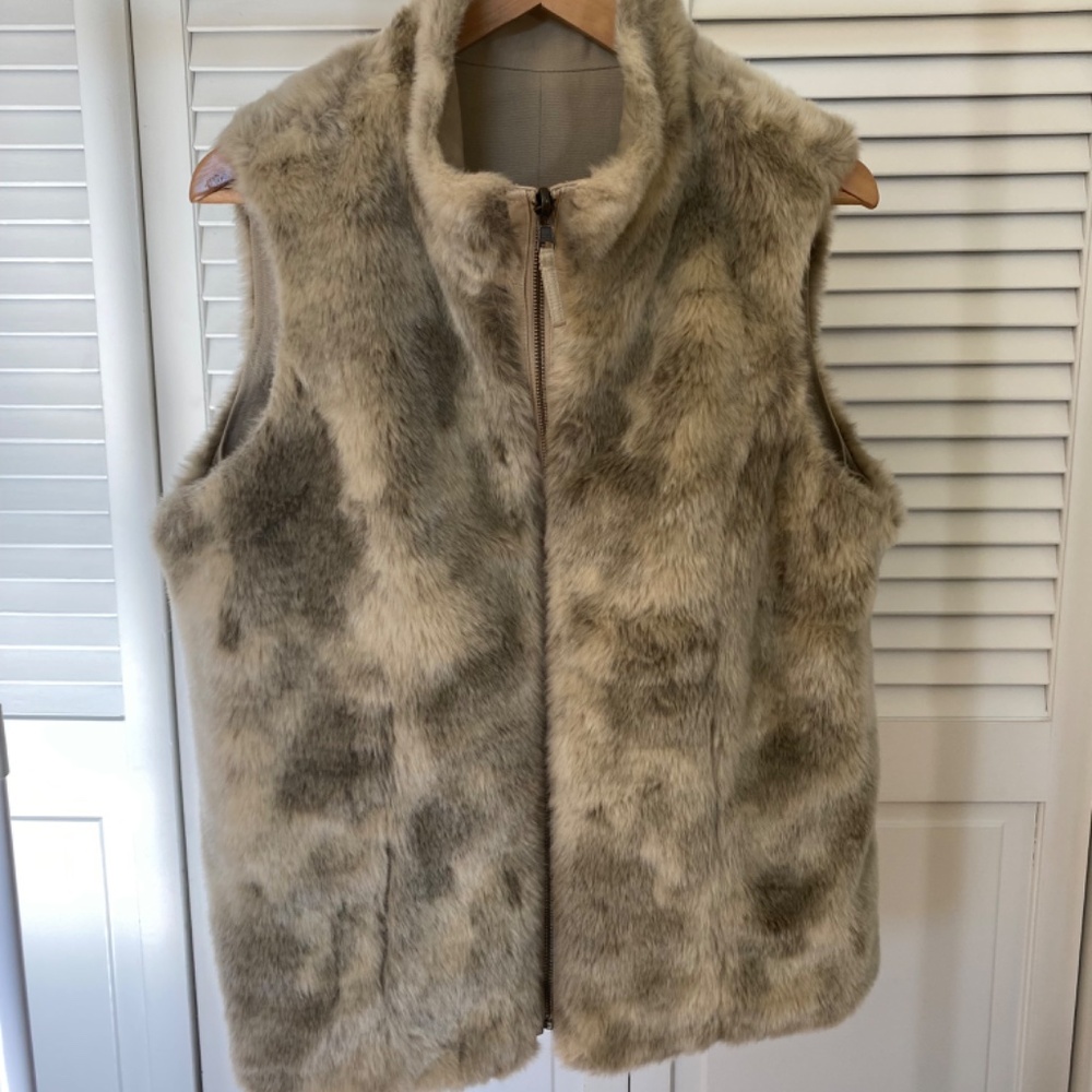Reversible Vest by Tribal Size M Tan Cotton Canvas and Faux Fur EUC